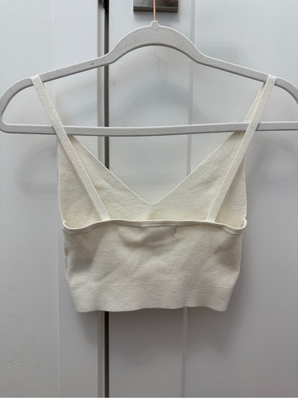 H&M Cream V-Neck Ribbed Crop Tank - Picture 3 of 3